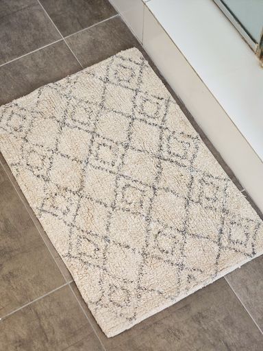 [AAF030] ALFOMBRA PELO CORTO NATURAL ROMBOS GRISES 40X60 CM - eCommerce 3