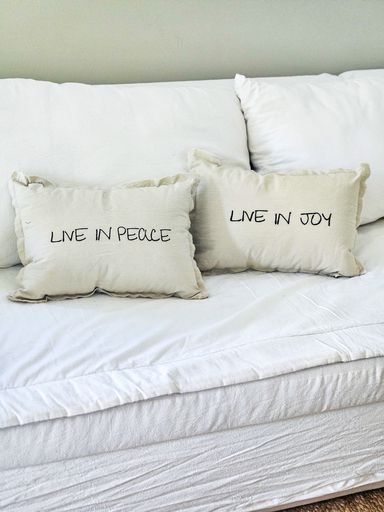 [AAE313] PACK X2 ALMOHADONES LIVE IN PEACE - LIVE IN JOY ARENA - eCommerce 4