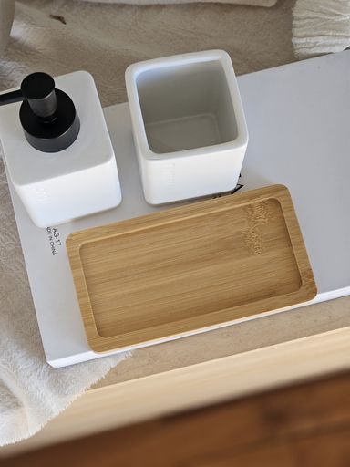 [AAH241] Set Dispenser y Portacepillo con Bandeja de Bamboo Blanco - eCommerce 3