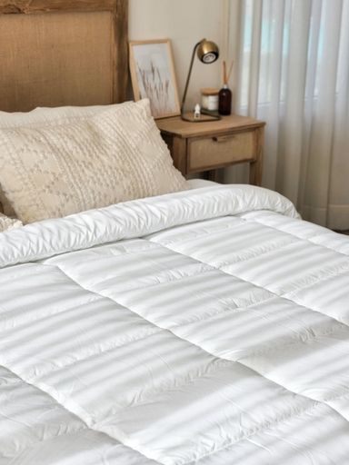 [AA874] EDREDÓN HOTELERO CUADRADOS - QUEEN BLANCO QUEEN (230X230) - eCommerce 3
