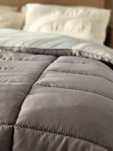 [AA887] EDREDÓN HOTELERO CUADRADOS - GRIS KING QUEEN (230X230) - eCommerce 5