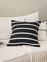 FUNDA DE ALMOHADON GAMARRA NEGRO-OPTICO 60X60