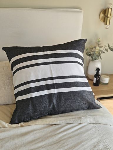 FUNDA DE ALMOHADON SANTURCE TUSSOR OPTICO NEGRO 60X60