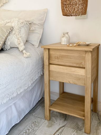 MESA DE LUZ CLASSIC CON ESTANTE