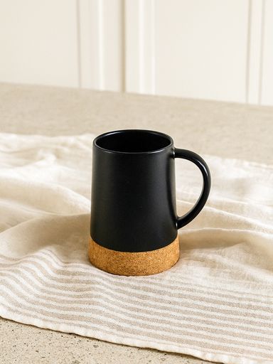 MUG CONICO NEGRO BASE CORCHO