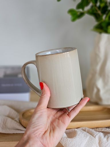 MUG DOLLY CREMA