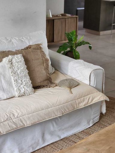 [1124730.AREWHI] PILLOW TUSOR ARENA/OFF WHITE