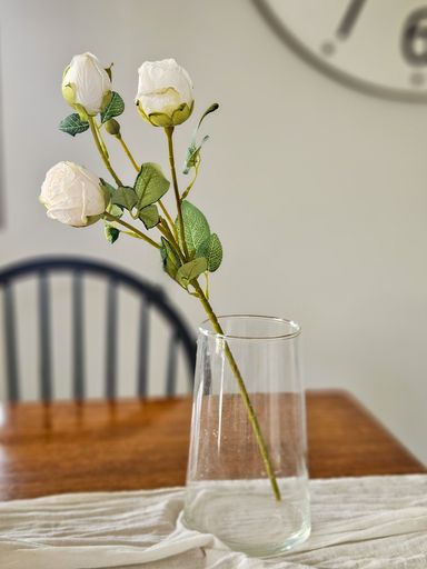 RAMO 3 ROSAS BLANCAS 52 CM