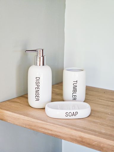SET X3 DE BAÑO BLANCO LETRAS NEGRAS DE CERAMICA