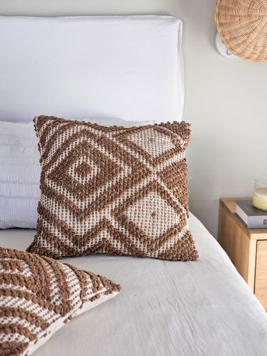 [AAH956] Funda de almohadón 45 x 45 cm rombos y borlas en las puntas beige y natural