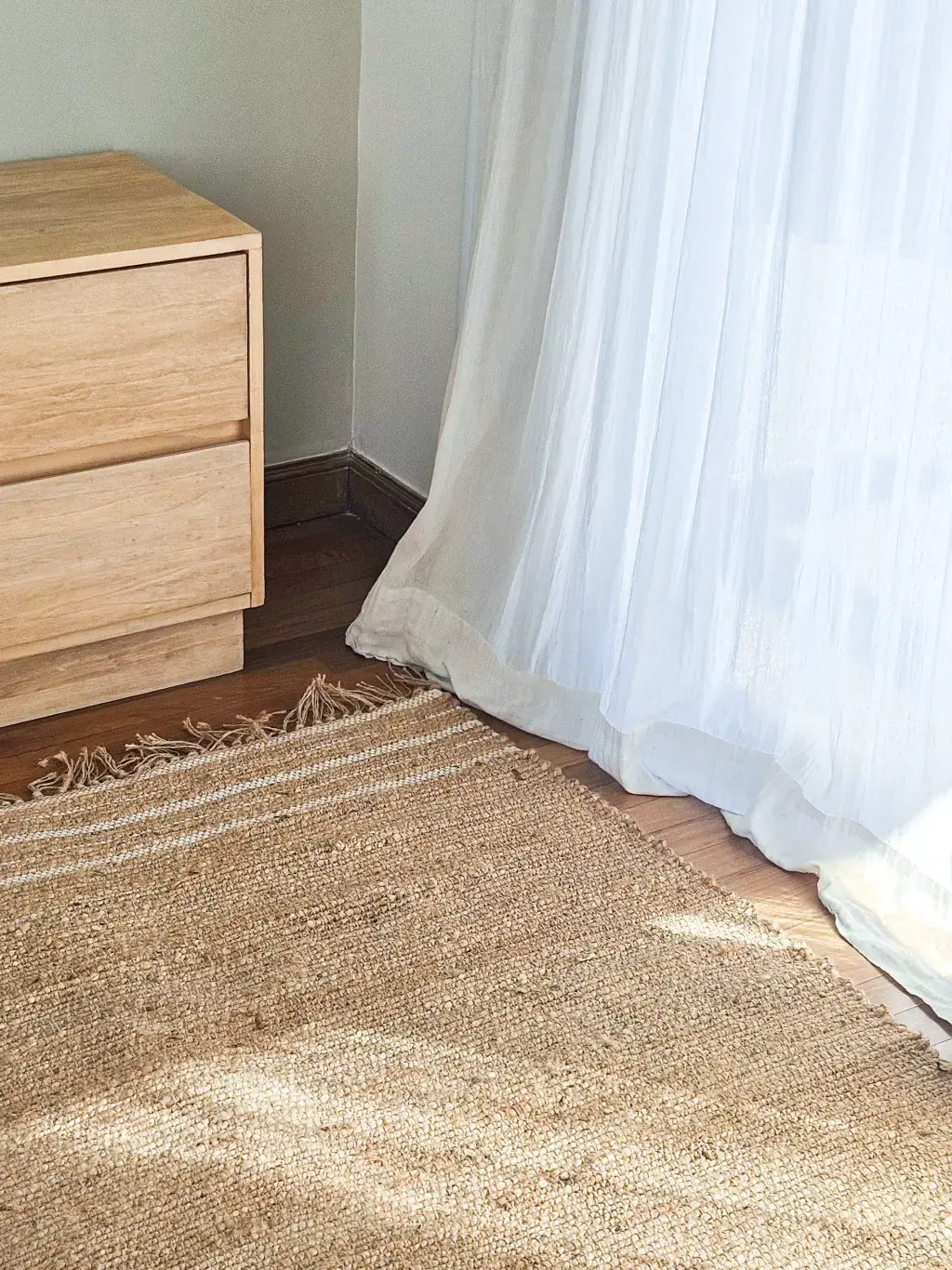 Alfombra Yute 160 x 230 cm con guarda blanca y flecos
