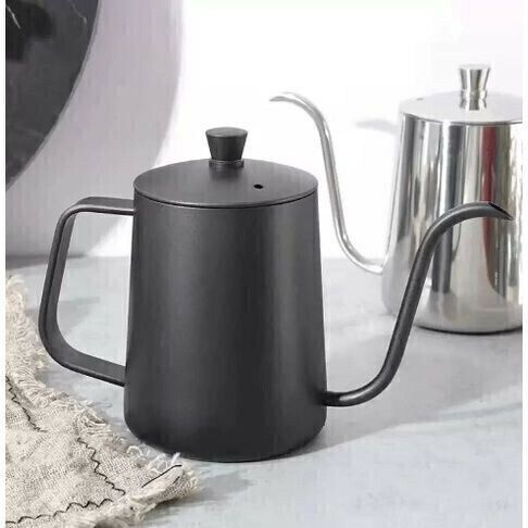 JARRA BARISTA NEGRA CON PICO LARGO DE ACERO