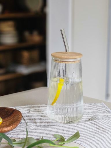 Vaso con tapa y sorbete Rayado
