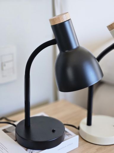 Lampara Niva de Escritorio Negro