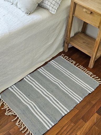 ALFOMBRA DE ALGODON GRIS RAYAS BLANCAS 60X90 CM
