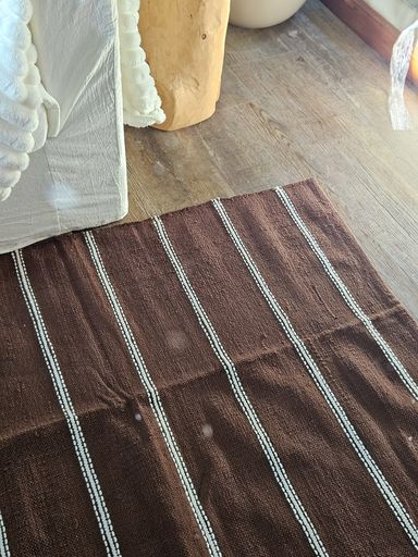 ALFOMBRA MARRON PESPUNTES 180X180
