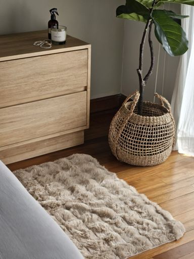 ALFOMBRA PELUCHITO CON RELIEVE 60X90 CM BEIGE