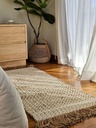 ALFOMBRA YUTE Y ALGODON BLANCO CON FLECOS 60X120 CM
