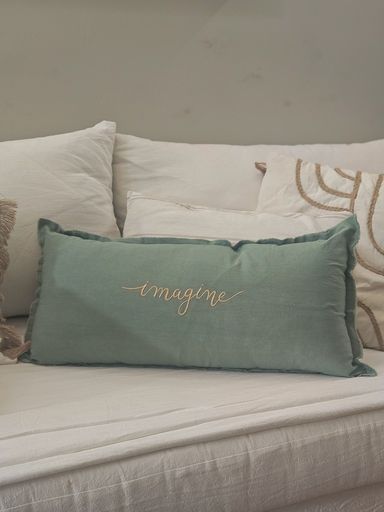 ALMOHADON CON RELLENO IMAGINE BORDADO VERDE 35X70
