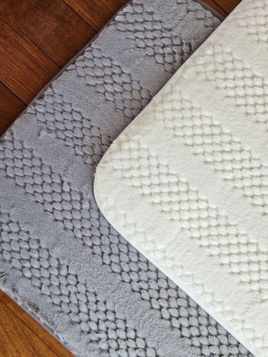 [AAH097] Alfombra de baño 40x60cm peluchito tramado liso y puntos blanco