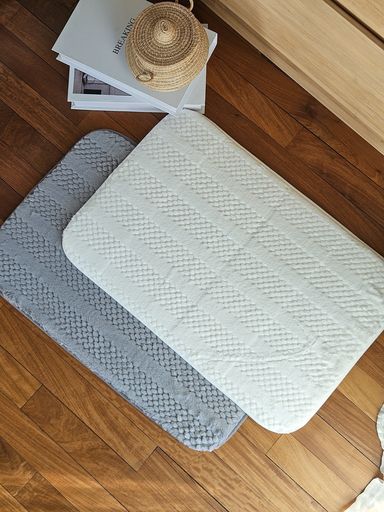 [AAH103] Alfombra de baño 40x60cm peluchito tramado liso y puntos gris