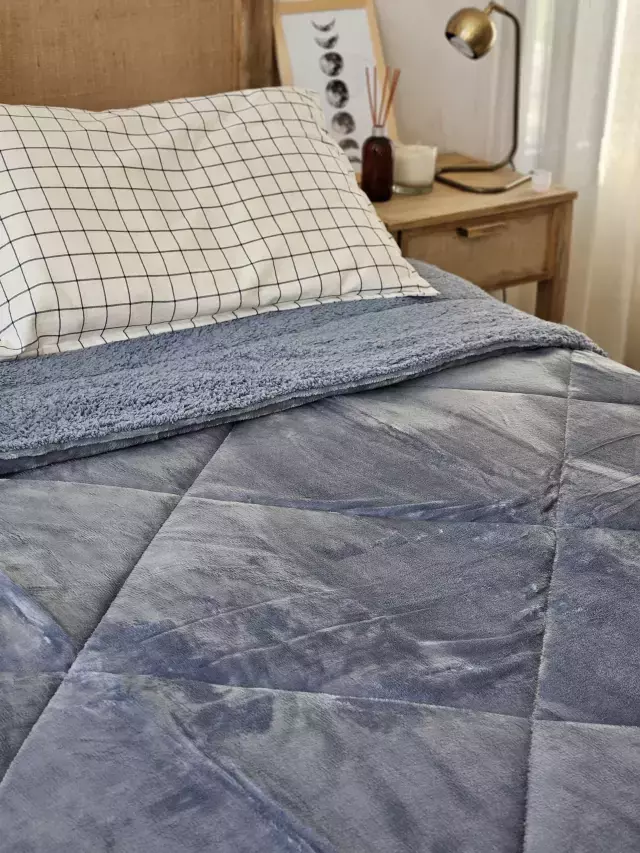 EDREDON FLANNEL CON CORDERITO 1 PLAZA Gris elefante